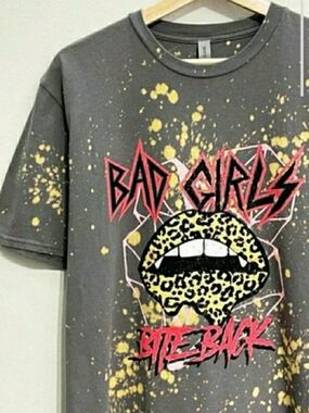 SWEET CLAIRE BAD GURLS BITE BACK DISTRESSED COTTON GRAPHIC TEE